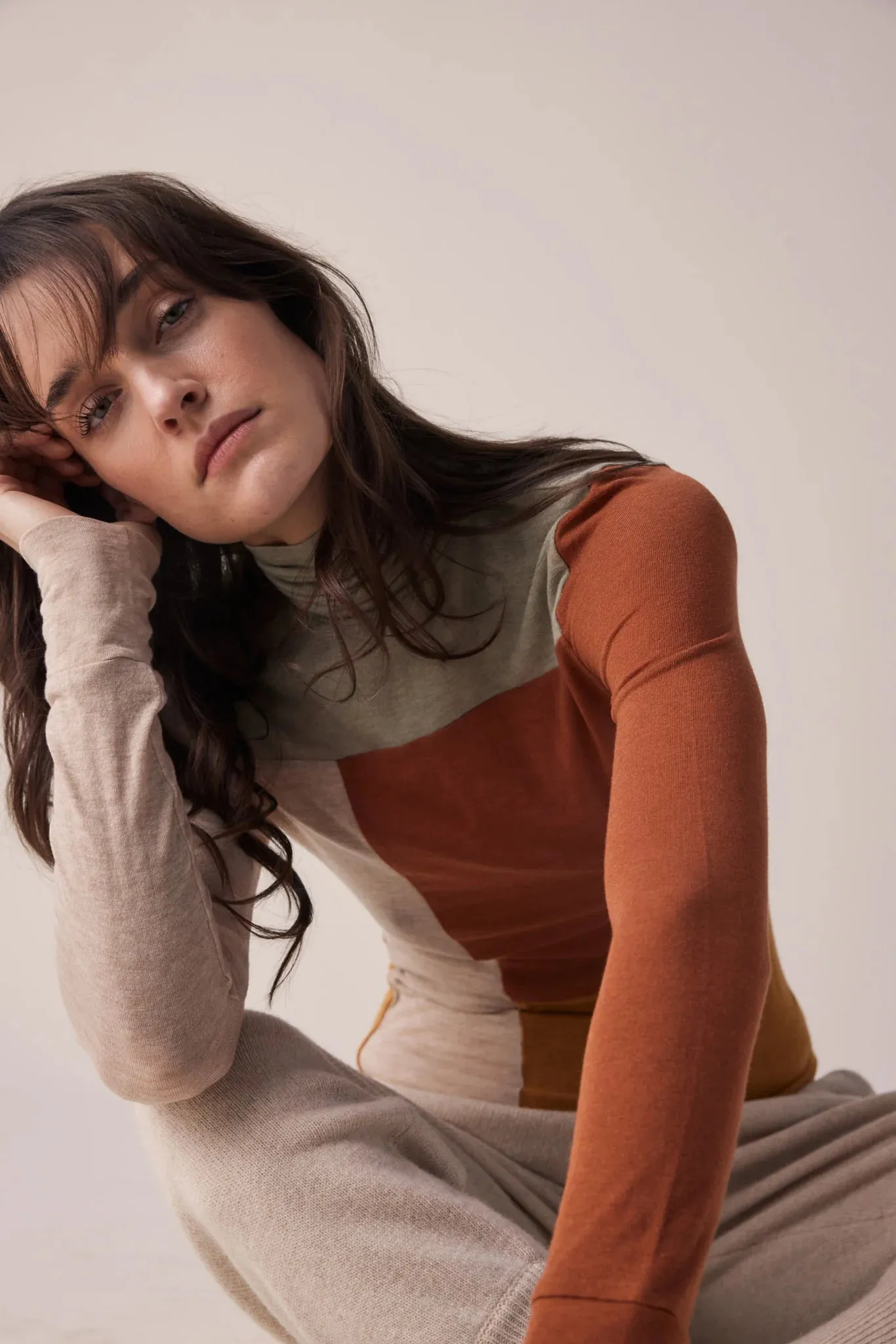 amente - Color Block Lightweight Knit Turtleneck