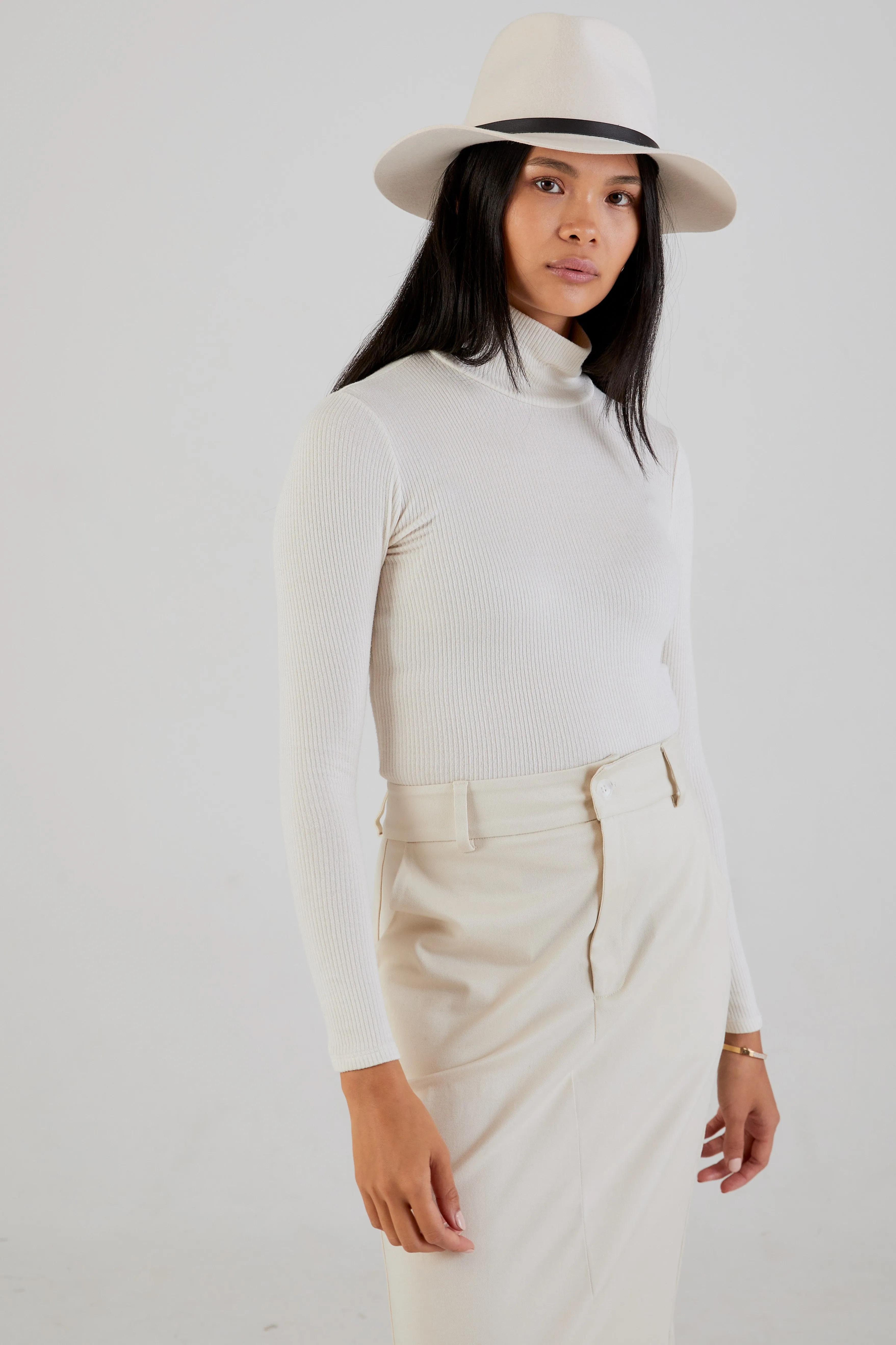 Archer Rib Turtleneck in Gardenia