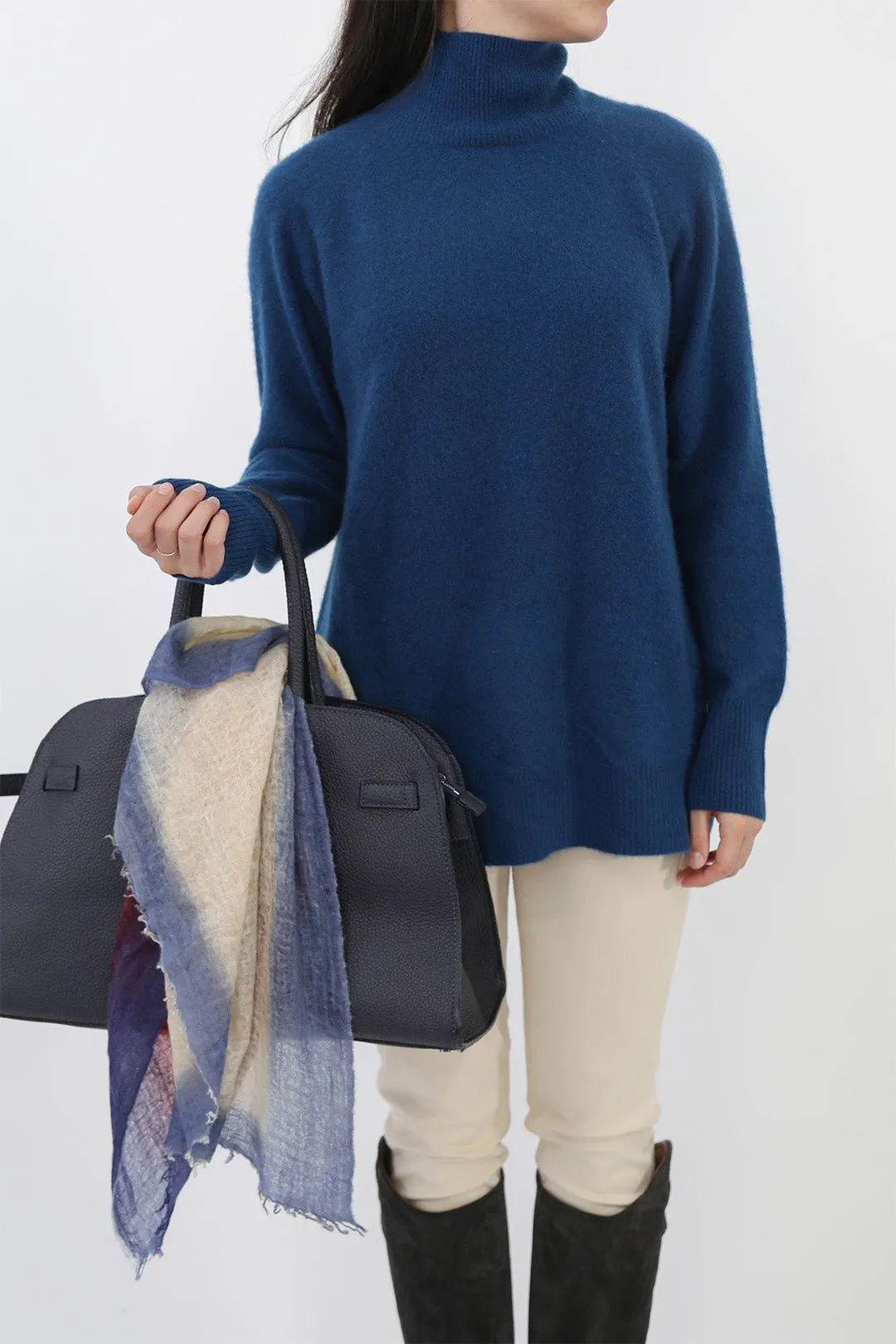 ISLAY TURTLENECK SWEATER IN ITALIAN SPUN CASHMERE SILK