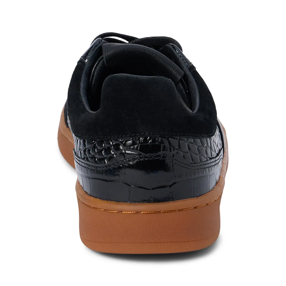 Quincy Low-Top Sneaker