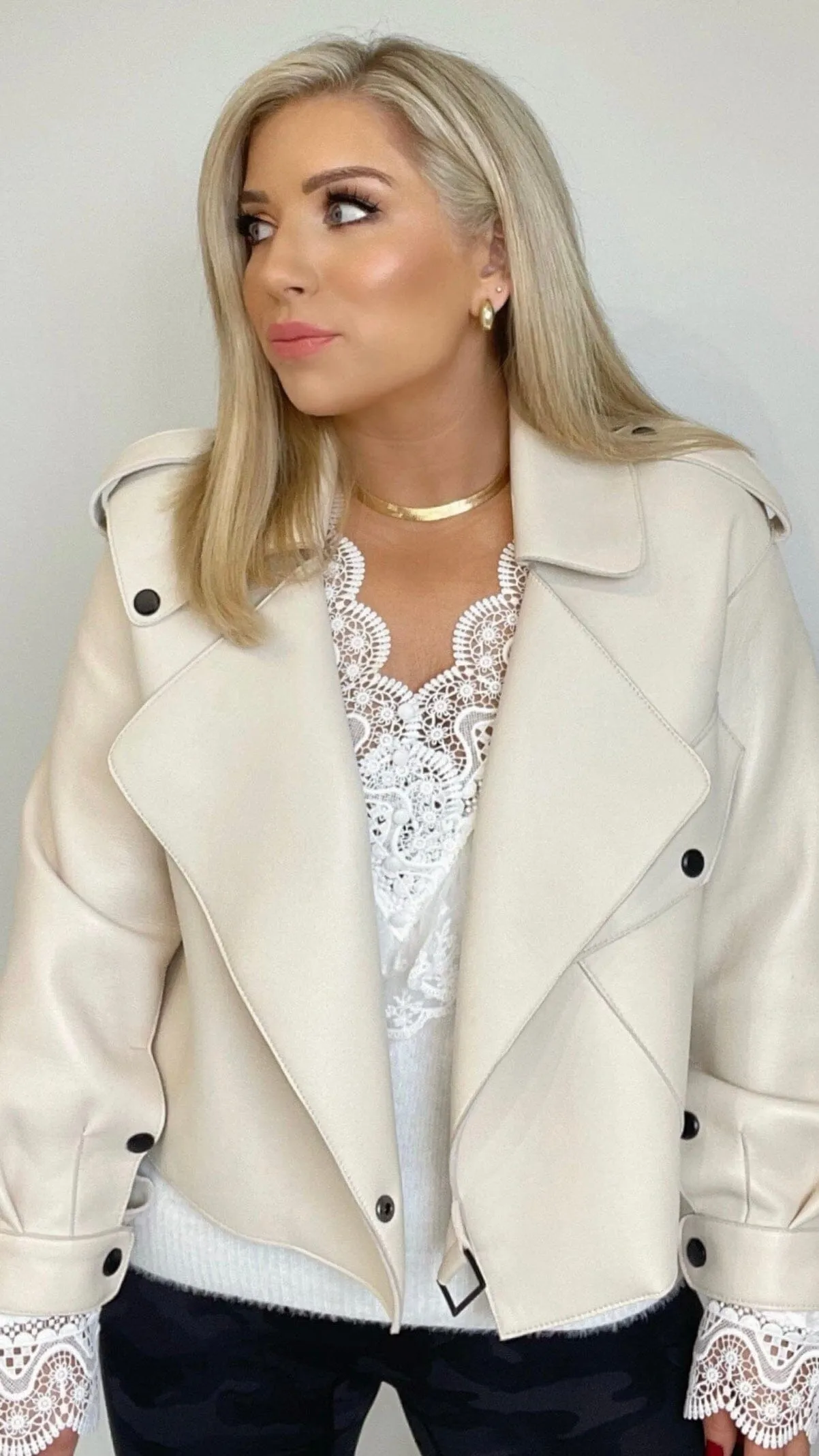 THE LEATHER JACKET - CREAM