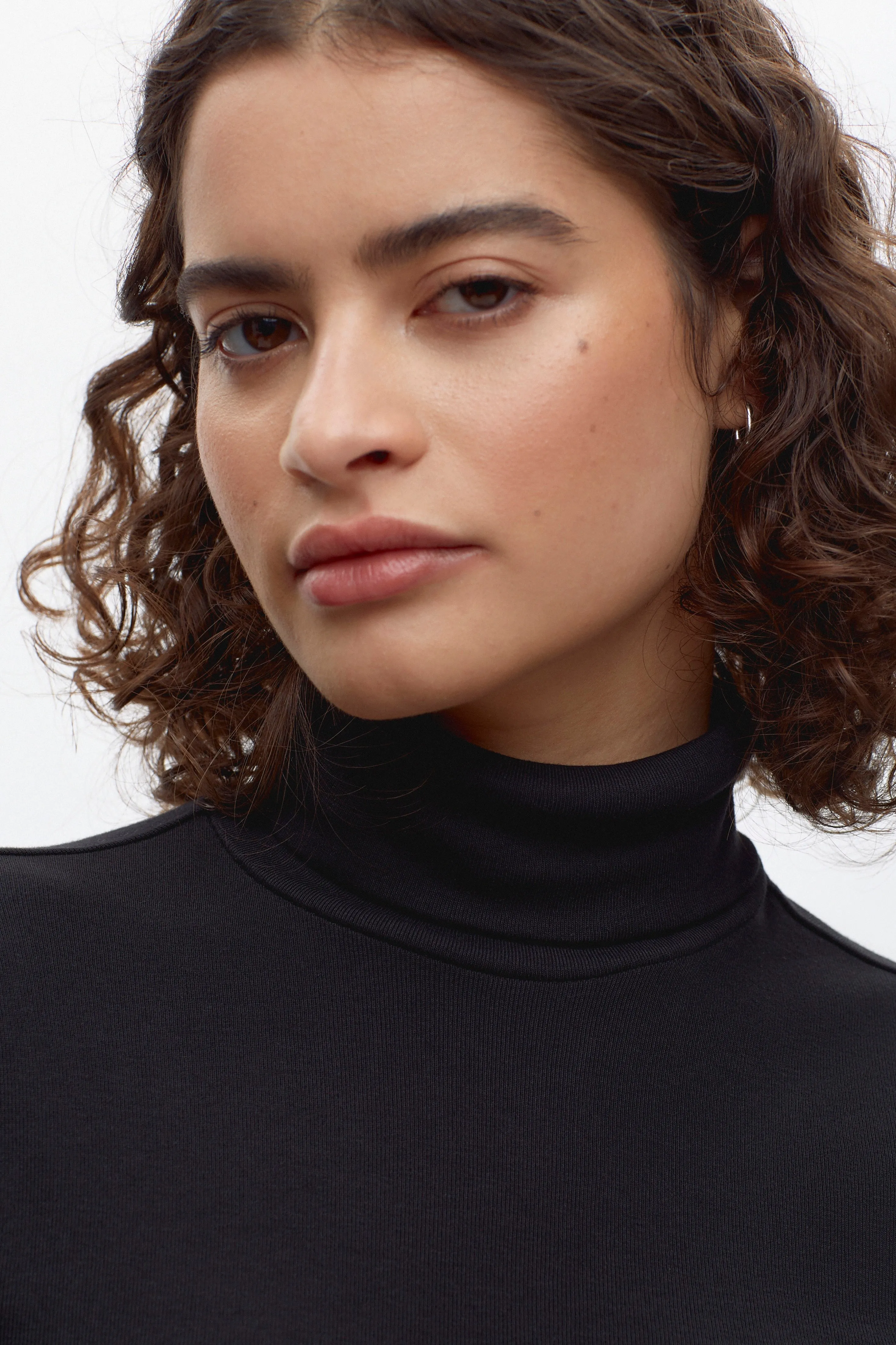 Women's Fitted Turtleneck in Black