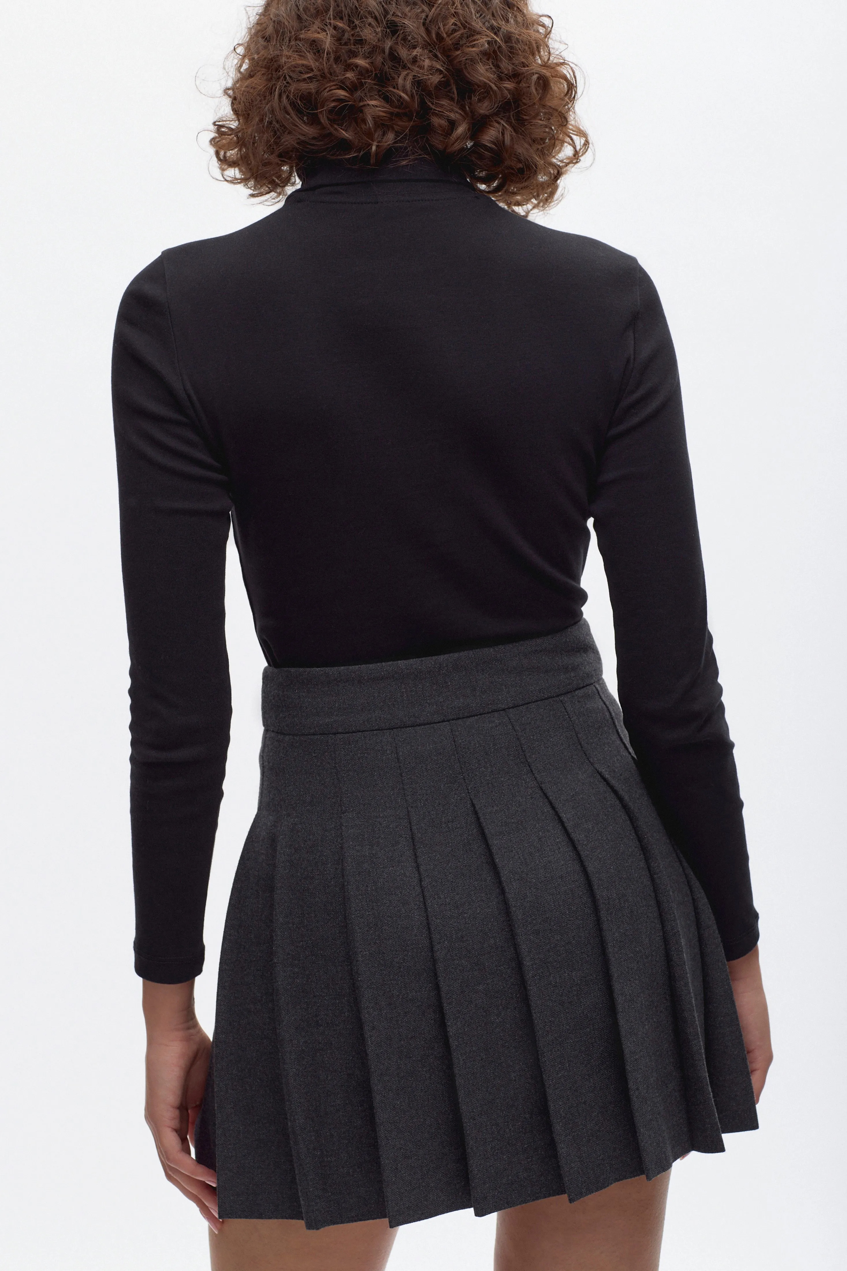 Women's Fitted Turtleneck in Black